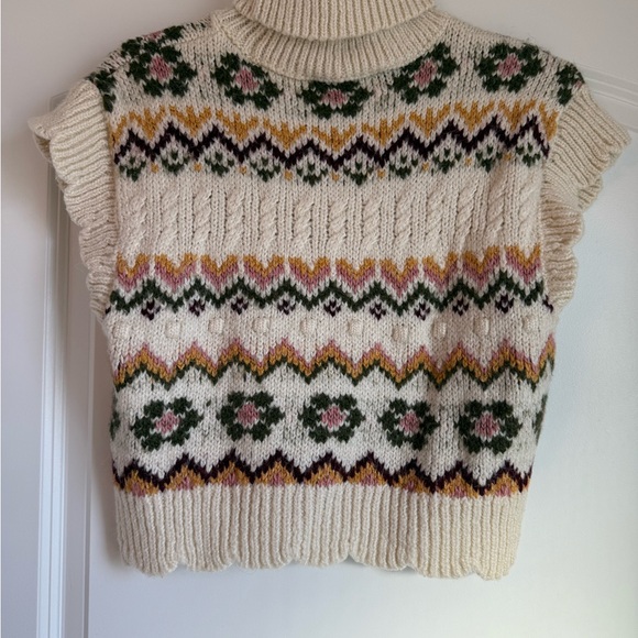 ZARA - FAIR ISLE KNIT TURTLE KNIT SCALLOP SLEEVELESS - CROPPED SWEATER VEST - Picture 4 of 4